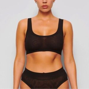 SKIMS SUMMER MESH SCOOP BRALETTE | ONYX